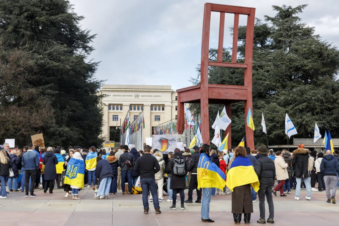 Станом на кінець березня 2026 року в Євросоюзі під тимчасовим захистом перебуває 4,33 мільйона українців, що на 68 980 осіб (або 1,6%) менше порівняно з лютим 2026 року.
