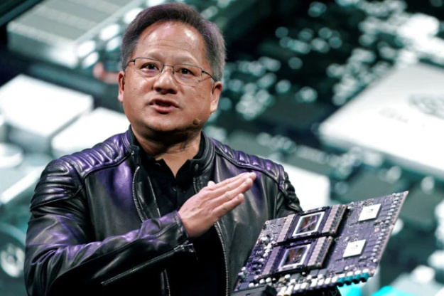 Глава Nvidia прилетел в Китай с Трампом, чтобы разблокировать продажу чипов H200
