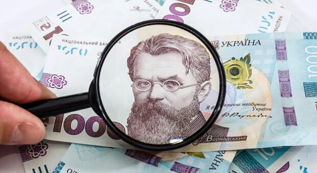 Кабмин принял распоряжение «О проведении в 2026 году смотров расходов государственного бюджета в отдельных сферах», которым предусмотрено проведение смотров расходов в 22 сферах деятельности 14 главных распорядителей* средств государственного бюджета в этом году, говорится в сообщении Министерства финансов от 21 мая.► Читайте страницу «Минфина» в фейсбуке: главные финансовые новостиКого будут проверятьСферы и цели обзоров расходов, которые будут производиться в 2026 году, определены на основе ориентировочного плана проведения обзоров расходов на 2025−2029 годы, включенного в материалы в Бюджетную декларацию на 2025−2027 годы.
