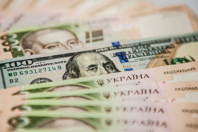 НБУ встановив курс валют на понеділок: долар піднявся до нового історичного максимуму