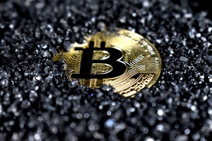 23 мая биткоин упал до $74 192 на бирже Bitstamp — это на 9% ниже 200-дневной экспоненциальной скользящей средней (EMA), уровня сопротивления, который в последний раз тестировался десятью днями ранее.