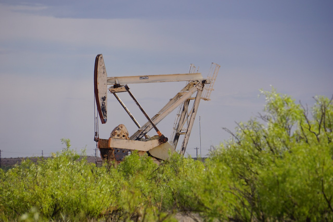 Нефть дешевеет в ожидании прогресса в переговорах США и Ирана