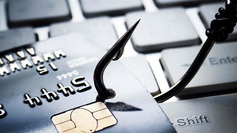У травні шахраї вкрали у клієнтів monobank удвічі менше коштів, ніж у квітні.