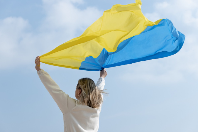 ЕС планирует продлить временную защиту для украинцев до 2028 года, но мужчины под вопросом
