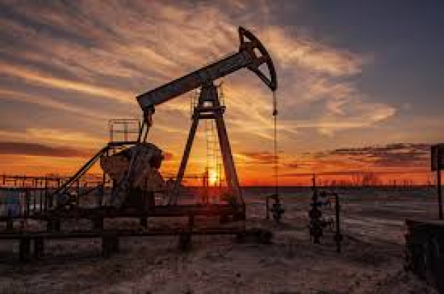 Цены на нефть подскочили, а фьючерсы на акции США упали, реагируя на новые атаки Ирана по Израилю и Израиля по Ливану.