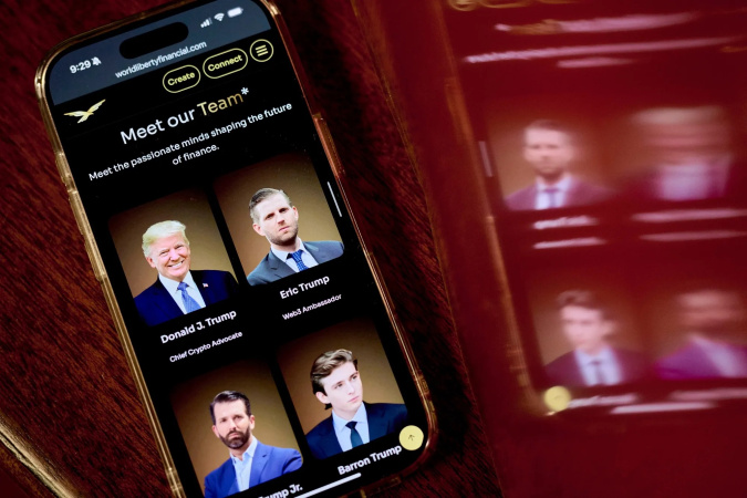 Проект World Liberty Financial, соучредителями которого являются Дональд Трамп и его сыновья, может принести семье президента США около $150 млн дохода до конца года.