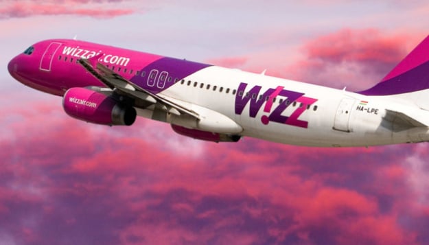 Венгерская Wizz Air с 2027 года планирует обеспечить весь свой флот спутниковым интернетом Starlink компании SpaceX Илона Маска, пишет Reuters .► Читайте телеграмм-канал «Минфина»: главные финансовые новостиЧто известноЗаявление прозвучало на фоне подготовки SpaceX, материнской компании Starlink, к выходу на биржу на этой неделе.