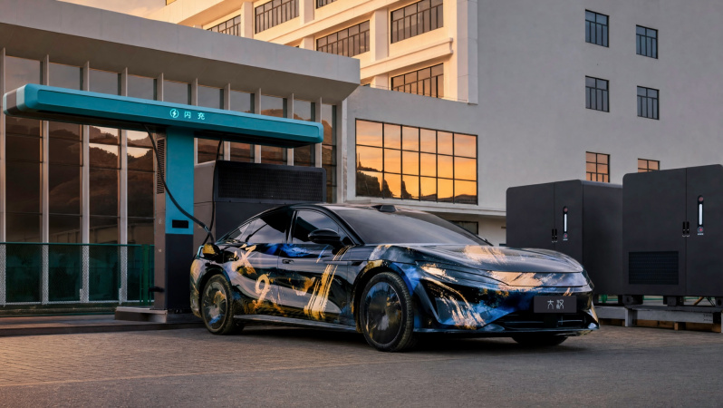 Компанія BYD офіційно опублікувала фотографії свого останнього флагманського седана D-класу, який внутрішньо називають Great Han (Da Han або Han 9).