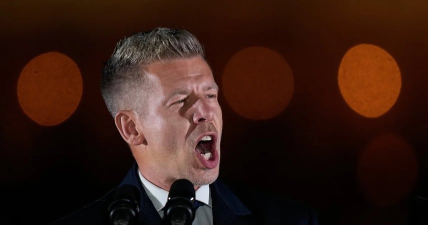Угорщині вдалося домогтися вилучення з проєкту підсумкового комюніке саміту Європейської Ради положення про можливе прискорення вступу України до ЄС.