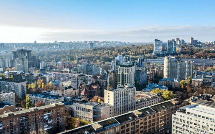 Многие сделки откладываются из-за усиления атак на столицу и проблем с финансированием жилищных госпрограмм
