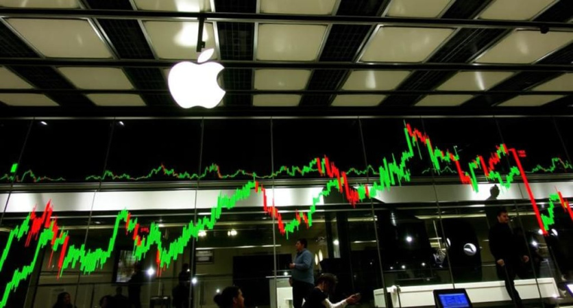 Інвестори знову активно вкладають кошти в Apple на тлі побоювань, пов'язаних із витратами на штучний інтелект.