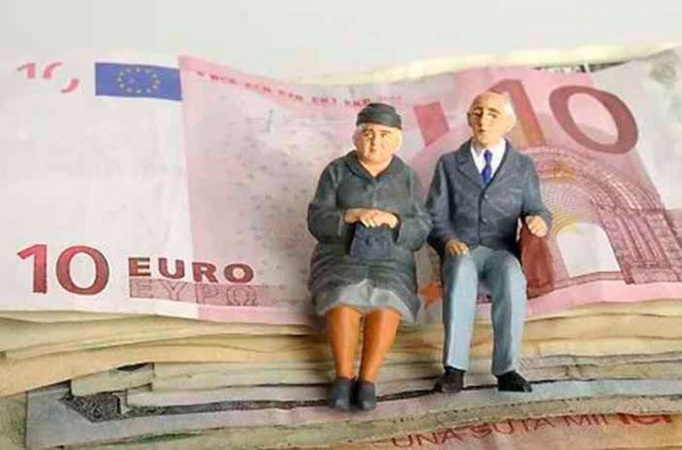 В прошлом году более 60% женщин, вышедших на пенсию в ФРГ, получали государственную пенсию на сумму менее 1446 евро в месяц — именно этот доход признан в Германии порогом бедности.