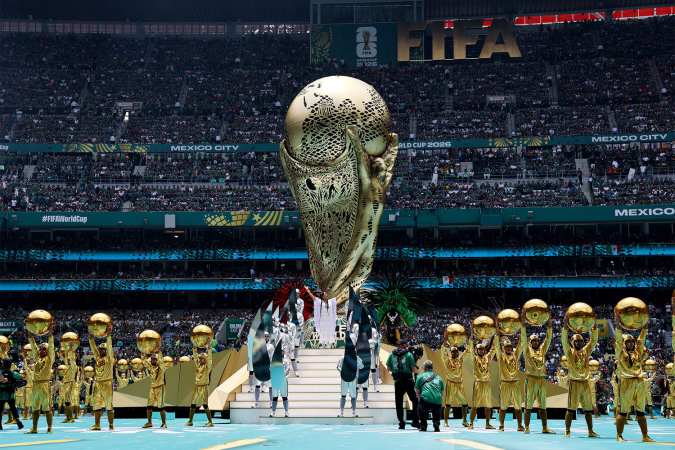 Після рекордного за комерційними показниками чемпіонату світу FIFA вирішила скористатися моментом і залучити приватний капітал до управління найціннішим футбольним активом планети.