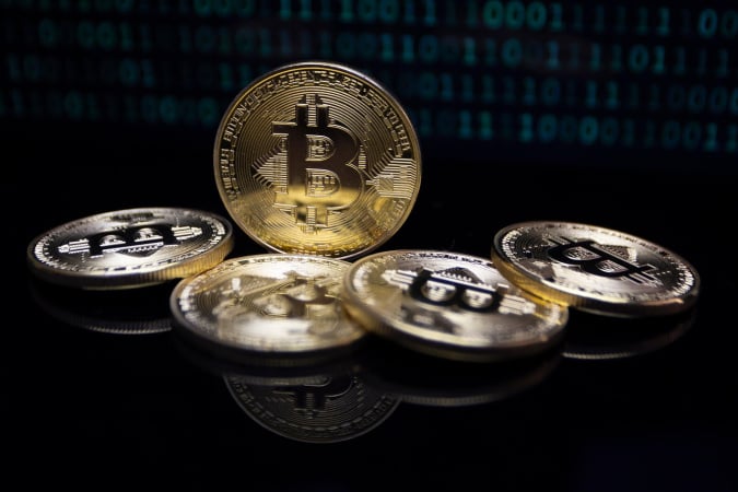 Биткоин и Ethereum закрыли июль в плюсе, хакеры похитили $89 млн из криптокошельков Coldcard