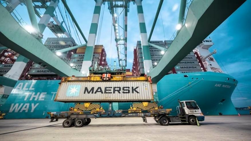 Международный контейнерный оператор Maersk запускает временное железнодорожное сообщение между украинскими терминалами и румынским портом Констанца.