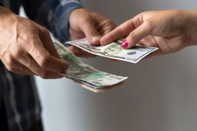 Молодые люди поколения Z уже получили дипломы, нашли первую работу или активно ее ищут, но финансовую независимость это не гарантирует.