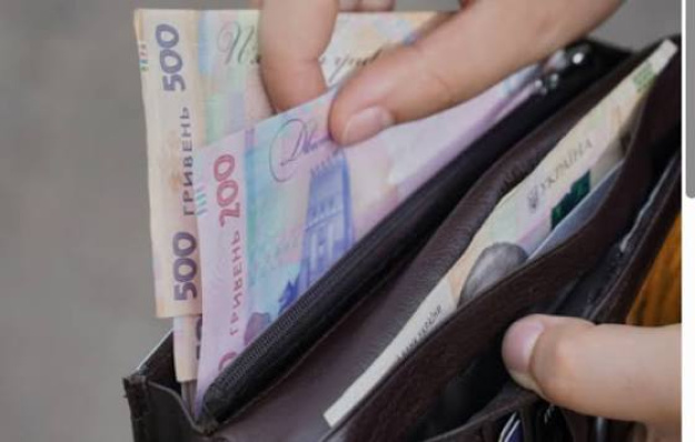 Під час воєнного стану роботодавець може зменшити працівнику посадовий оклад, навіть якщо тривалість робочого дня залишається незмінною.