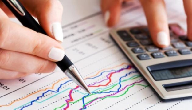 Річна інфляція в Україні у липні прискорилася до 7,7%, а основними причинами зростання цін залишаються подорожчання енергоносіїв, виробничих витрат, імпорту та девальвація гривні.