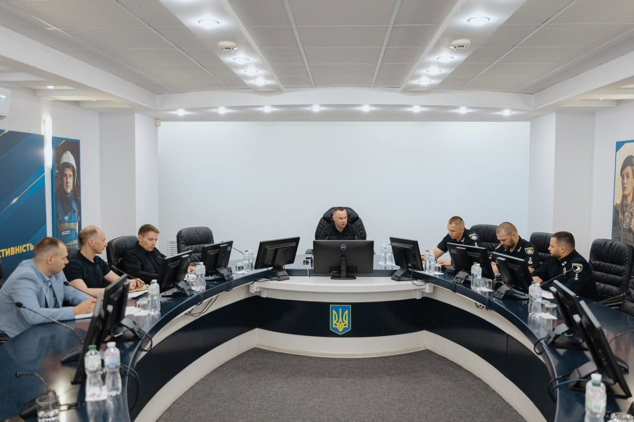 Министерство внутренних дел сегодня запустило десятки новых комплексов автоматической фиксации превышения скорости, а на украинские дороги в ближайшие дни вернутся патрульные автомобили «Фантом».