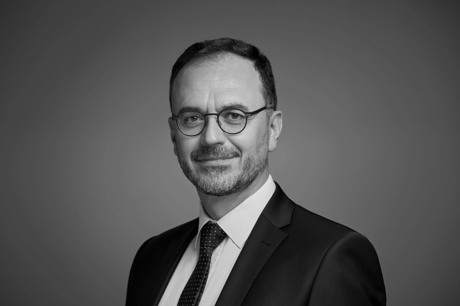 Лоран Дюпуш визнаний найкращим CEO у фінансовому секторі України за результатами рейтингу «Топменеджери, які тримають країну», організованого медіа NV спільно з Odgers Ukraine та Wellbeing Company.