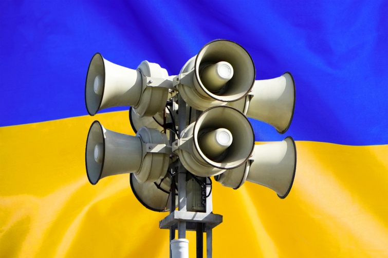 Из-за новой тактики российских атак Киев и область могут оставаться под сигналами воздушной тревоги большую часть рабочего дня.