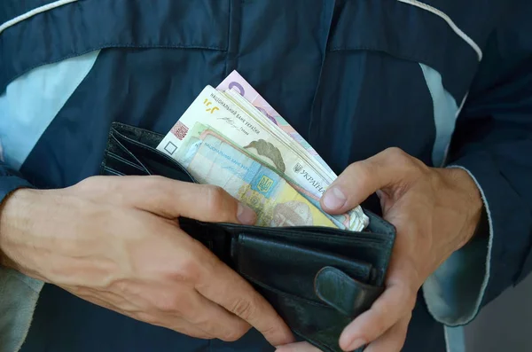 Середня заробітна плата в Україні у липні 2026 року становила 32 243 грн.