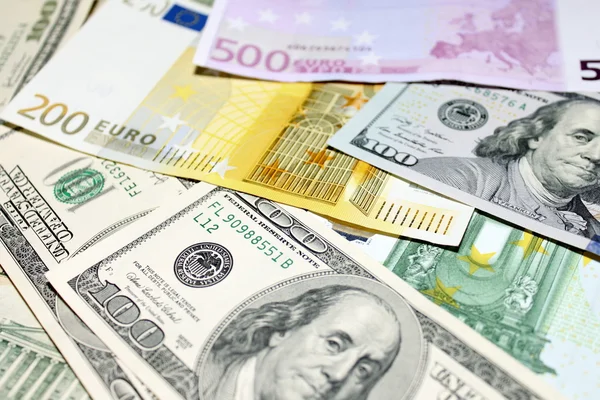 В июле 2026 года расходы украинцев за рубежом достигли $759 млн.