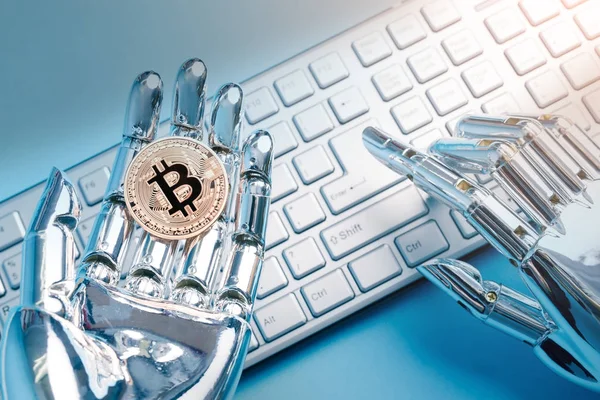 Инвесторам следует совмещать в портфелях биткоин и акции компаний, связанных с искусственным интеллектом, считает Мэтт Хоуган, инвестиционный директор Bitwise — компании, специализирующейся на криптовалютных инвестиционных продуктах.► Читайте телеграмм-канал «Минфина»: главные финансовые новостиПо его мнению, такая стратегия может оградить сбережения от разных экономических сценариев на фоне роста госдолга США, который уже достиг $40 трлн.