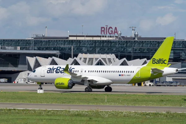 Латвійська авіакомпанія AirBaltic добровільно подала заяву про захист від банкрутства відповідно до глави 11 Кодексу США про банкрутство в Нью-Йорку.