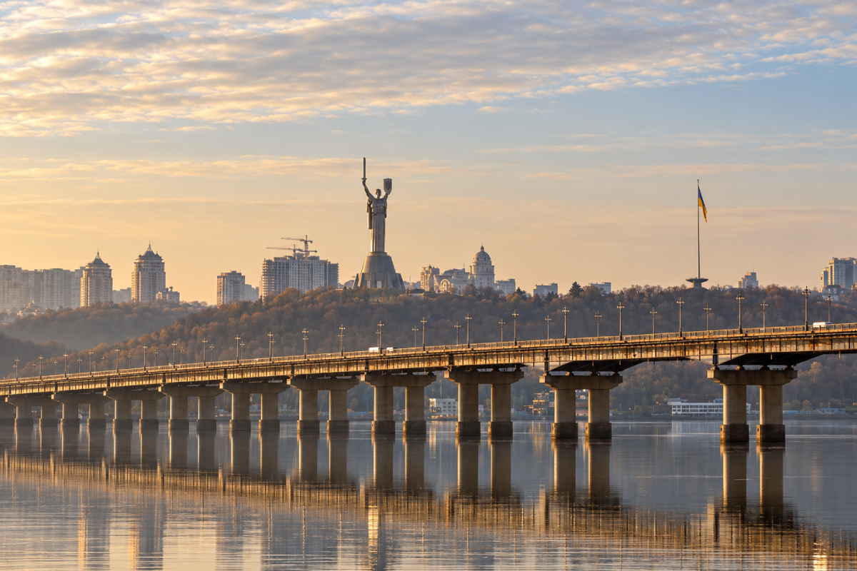 Дискусія про можливе надання Києву статусу прифронтової території викликає побоювання щодо нових обмежень, але його наслідки можуть бути значно ширшими.