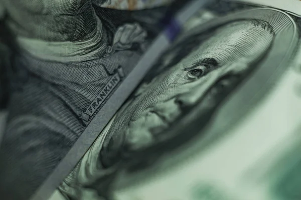 За 26 лет доллар США потерял почти 50% покупательной способности.