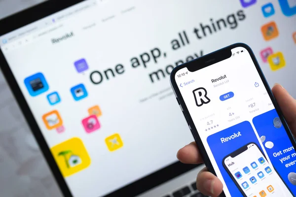Финтех-компания Revolut рассматривает возможность одновременного выхода на фондовую биржу Лондона и Нью-Йорка.