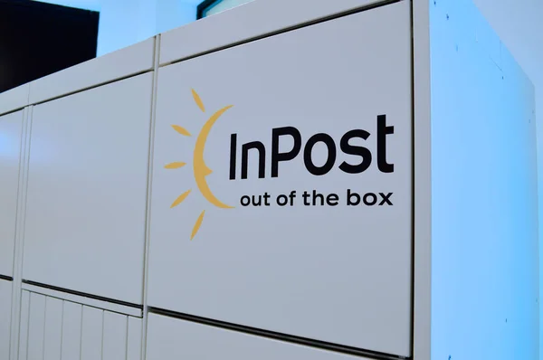 FedEx купує польську компанію InPost, яка розвиває мережу автоматизованих поштоматів у Європі.