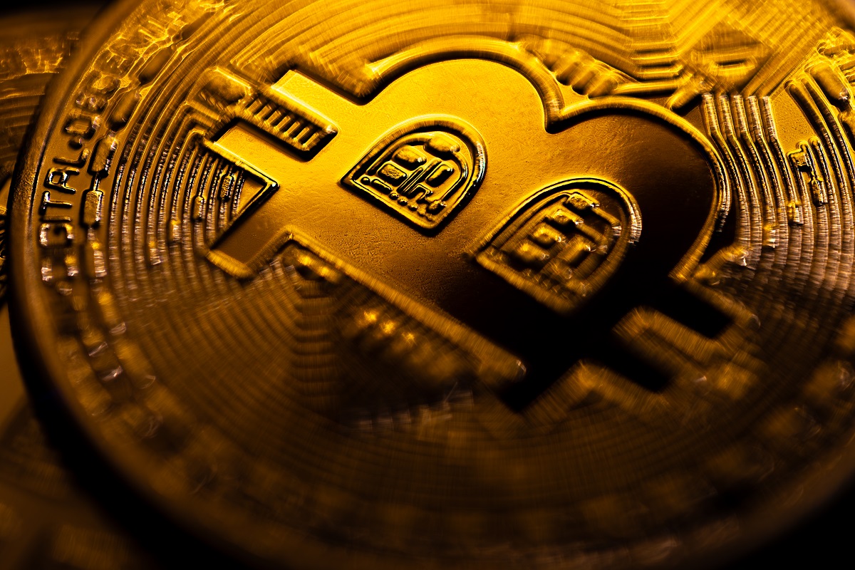 Биткоин не смог удержаться около $87 000 и начал снижаться из-за недостаточного спроса на спотовом рынке: 30-дневный показатель совокупного спотового спроса оставался на уровне около минус 180 000 BTC.