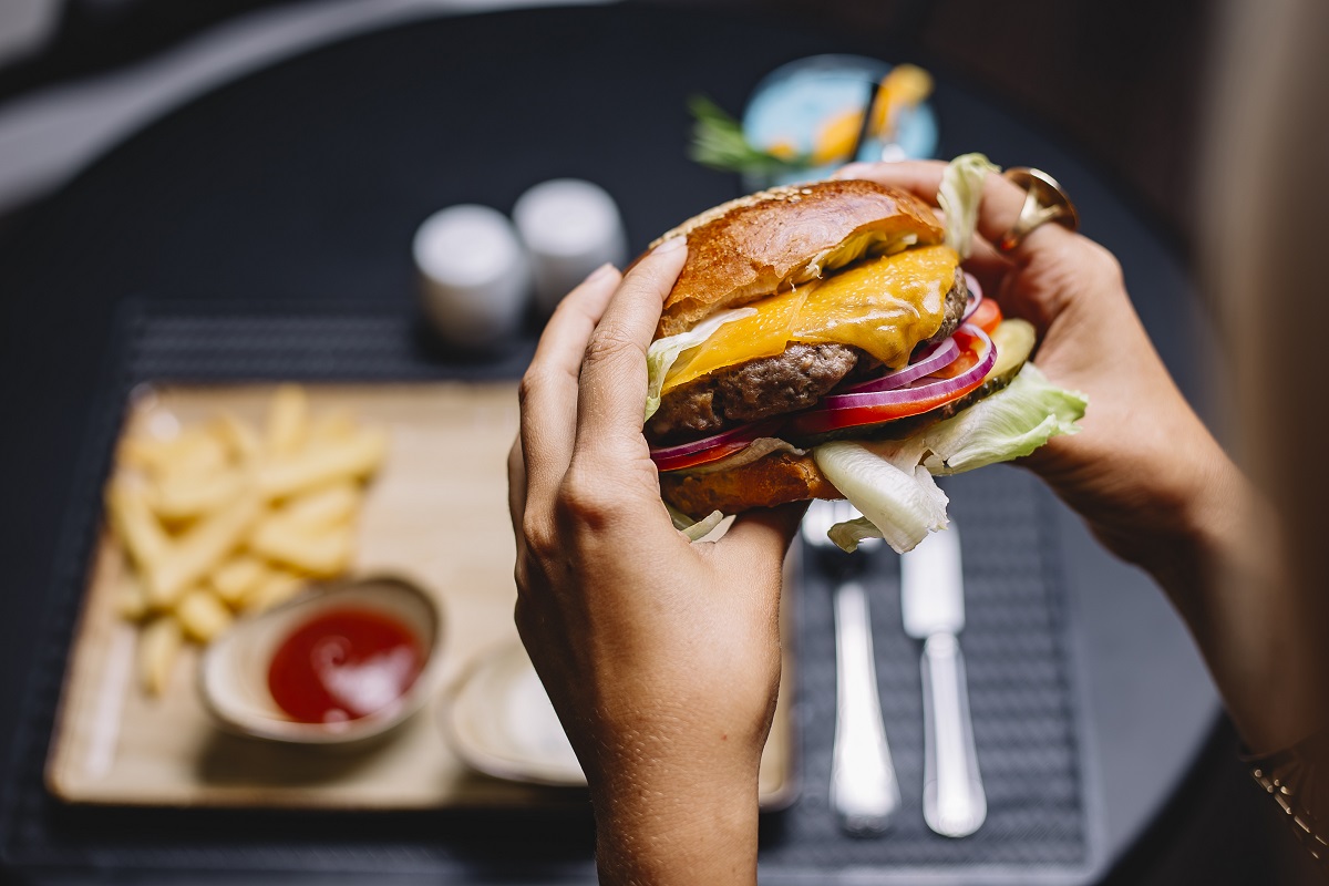 В Шанхае заработал отдельный воздушный коридор для доставки заказов McDonald's дронами.