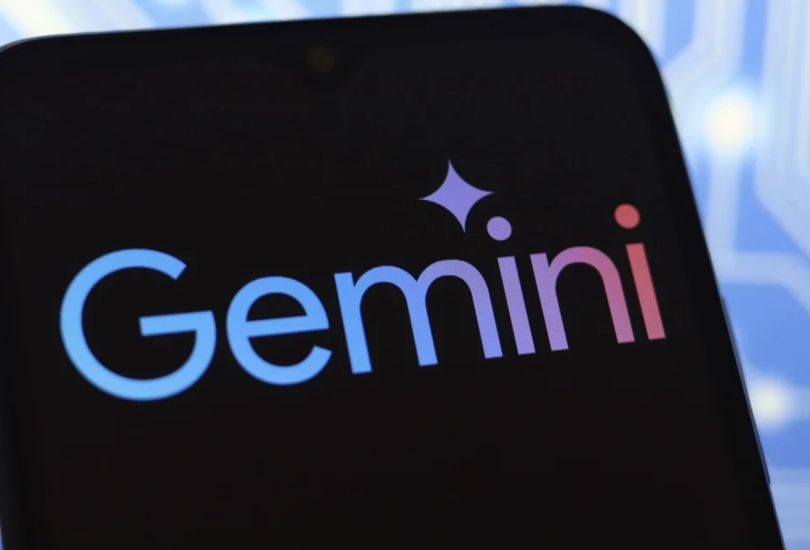 Google готовит новые ограничения для пользователей Gemini: без подписки сервис будет работать только на самой простой доступной модели.