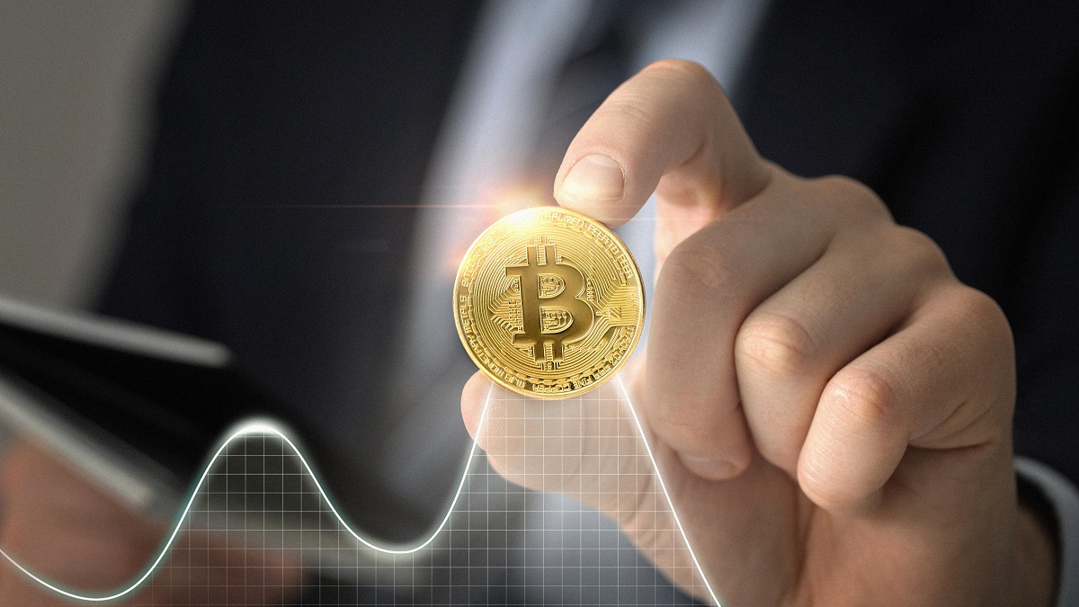 Bitcoin поки не може вийти з вузького торгового діапазону, але поведінка великих інвесторів може свідчити про підготовку ринку до нового сильного руху.