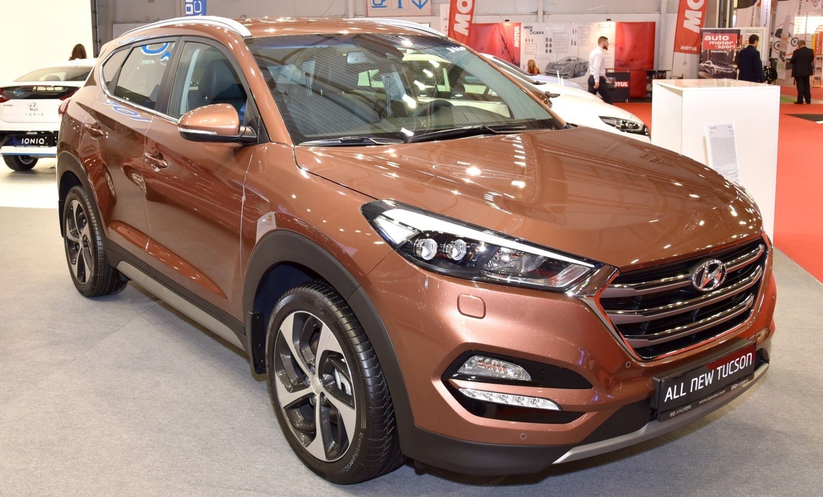 У вересні 2026 року автомобілі з традиційними двигунами охопили 59,5% ринку нових легковиків в Україні.