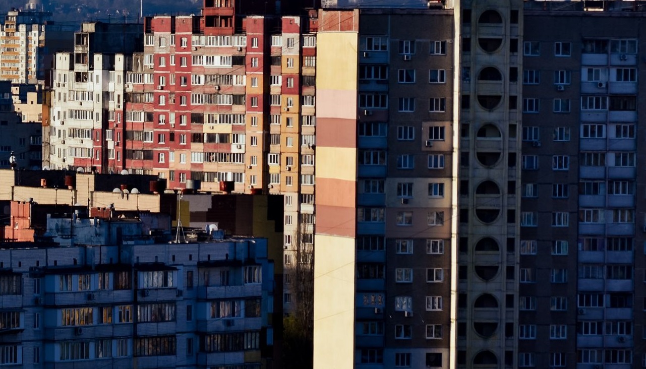 У Києві розблокували платежі за частиною проєктів підготовки до зими, які раніше призупинили через замороження фінансування.