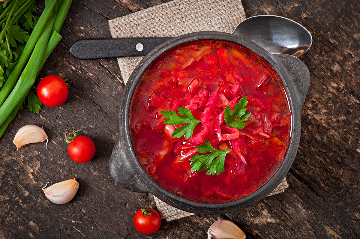По состоянию на 13 октября, цены на большинство основных продуктов питания в Украине остаются стабильными.