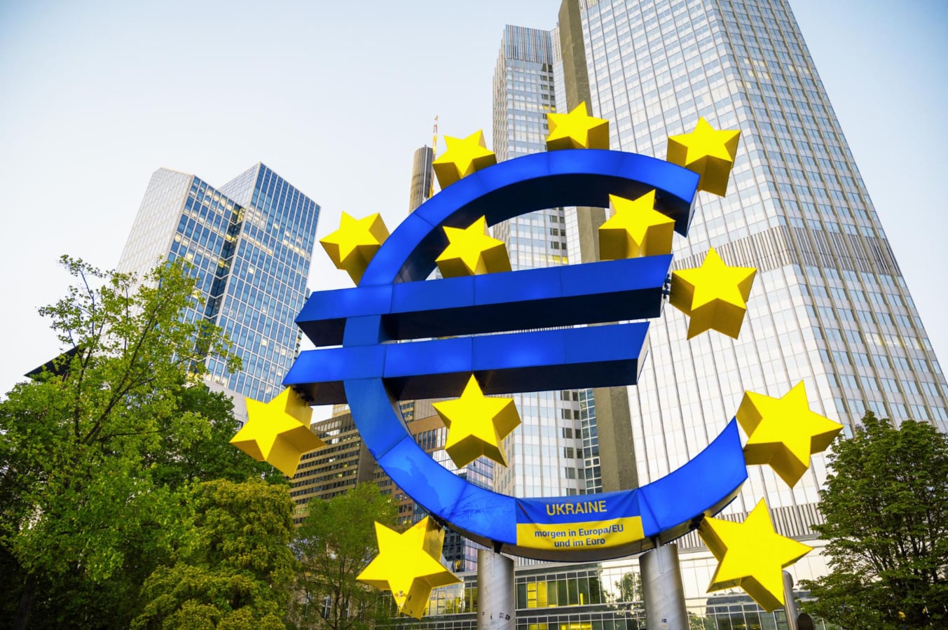 Еврокомиссия перечислила Украине 2,86 млрд евро в рамках оборонного компонента расширенной программы кредитования Ukraine Support Loan.