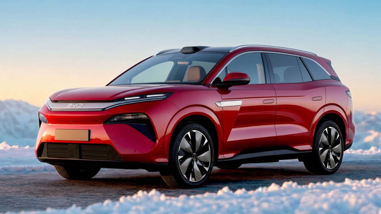 На Паризькому автосалоні дебютував новий флагманський 7-місний кросовер від BYD.