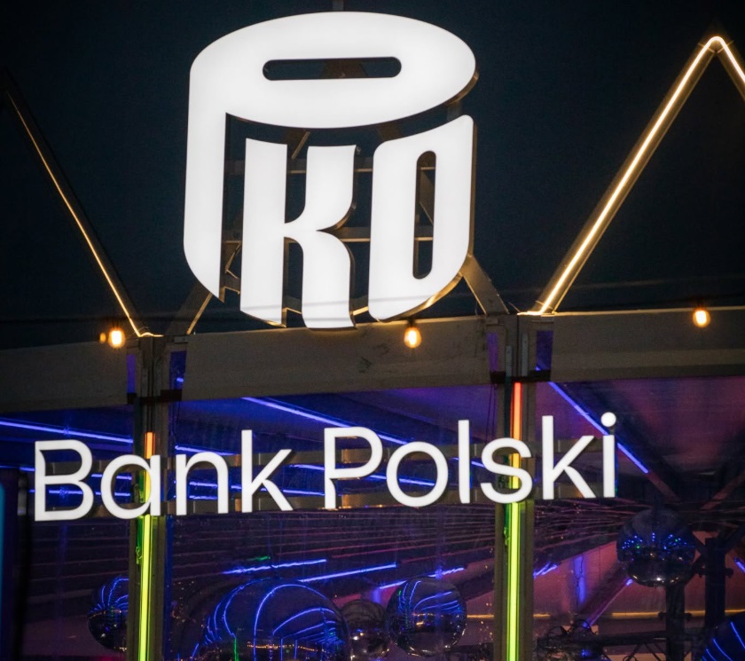 Крупнейший банк Польши PKO Bank Polski рассматривает возможность покупки банка в Украине, в частности, государственного.