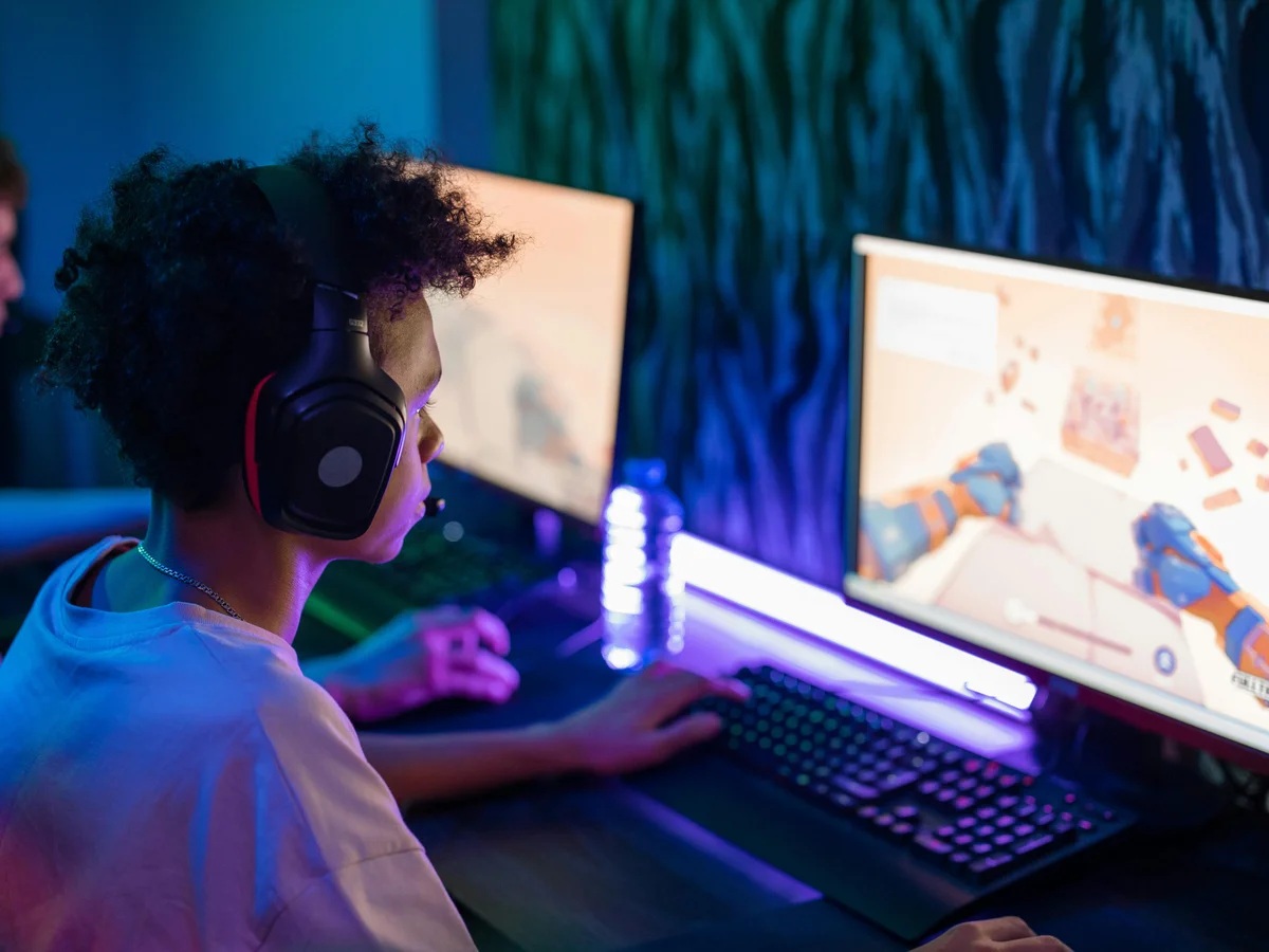 У Capcom система ШІ виконує за три доби перевірки ігрової графіки, на які людям, за оцінкою компанії, знадобилося б 3 000−5 000 годин роботи.