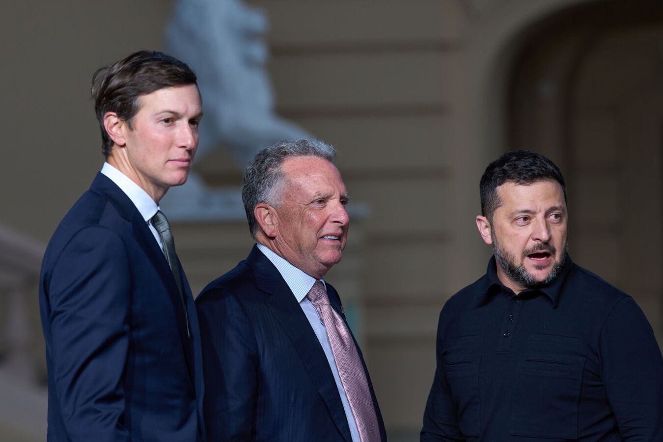 Коли за стіл геополітичних перемовин замість дипломатів сідають торговці криптовалютою та забудовники, війна перетворюється на бізнес-угоду, де Україні відводять роль безмовного товару.