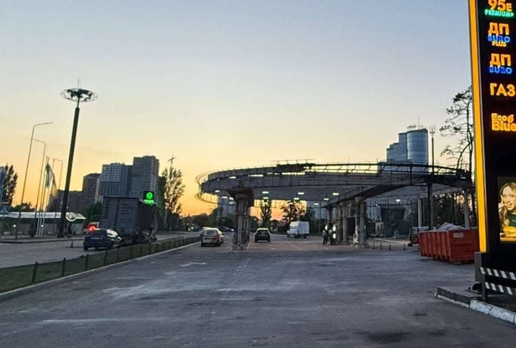 Міністерство фінансів України пропонує дозволити продаж пального з пересувних АЗС на територіях можливих і активних бойових дій.