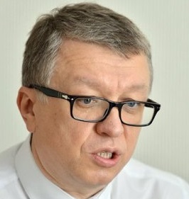 Откуда доллары у украинцев и кто обвалил курс