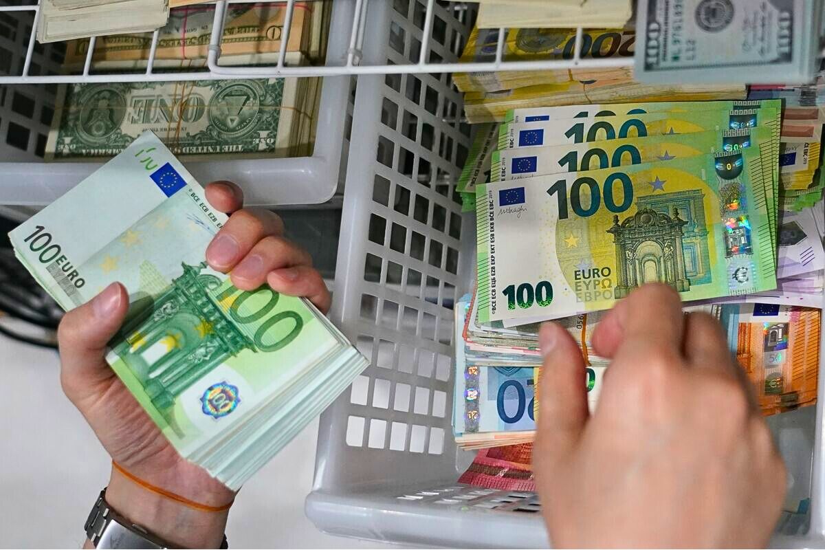 Доллар и евро существенно подорожали: что творится с валютой