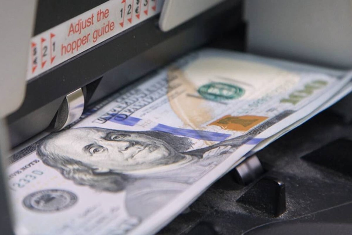 Доллар на межбанке преодолел 41 грн/$: погонит ли страх девальвации его еще выше