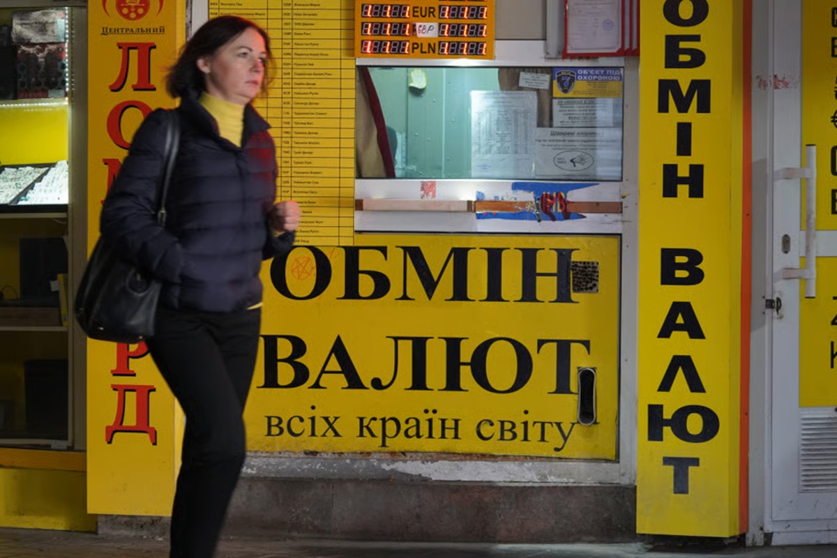 Прогноз курса доллара и евро на неделю: какие риски несет провал переговоров по ВВП-варрантам